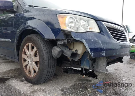 2016 Chrysler Town & Country Touring из США, поврежденный, VIN 2C4RC1BG3GR118543